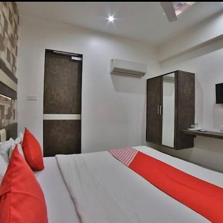 Hotel Green Apple Gandhinagar Exteriör bild