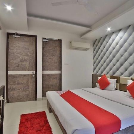 Hotel Green Apple Gandhinagar Exteriör bild