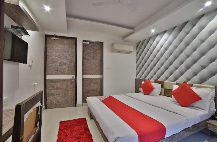 Hotel Green Apple Gandhinagar Exteriör bild